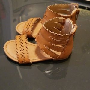 Adorable toddler sandals.